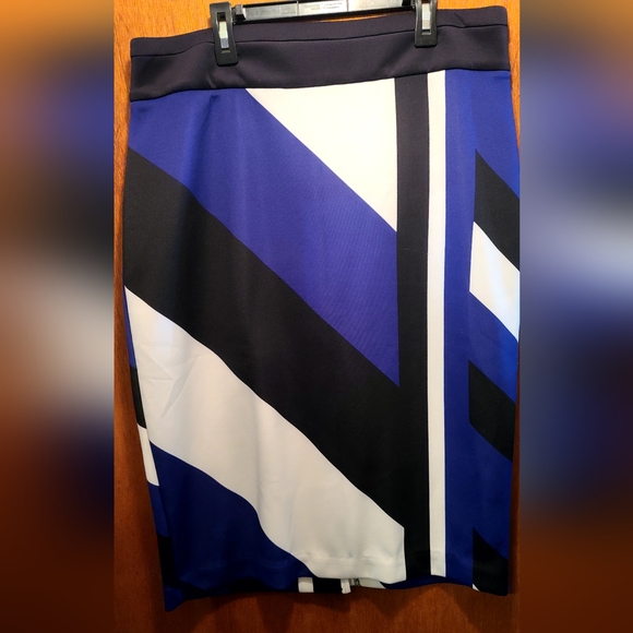 Worthington beautiful color block blue/black& white skirt sz14 midi lenth - Picture 3 of 8